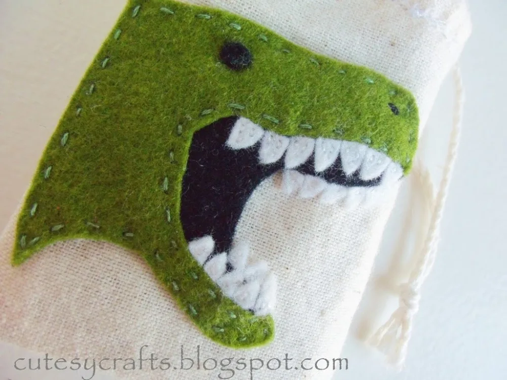 Muslin Tooth Fairy Bags with Dinosaur Embroidery Pattern