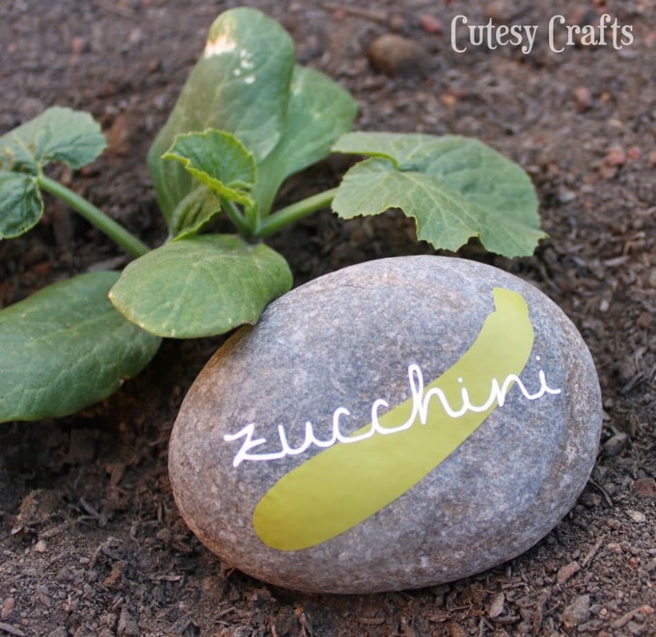 Vinyl DIY Garden Markers with Free Silhouette Cut File