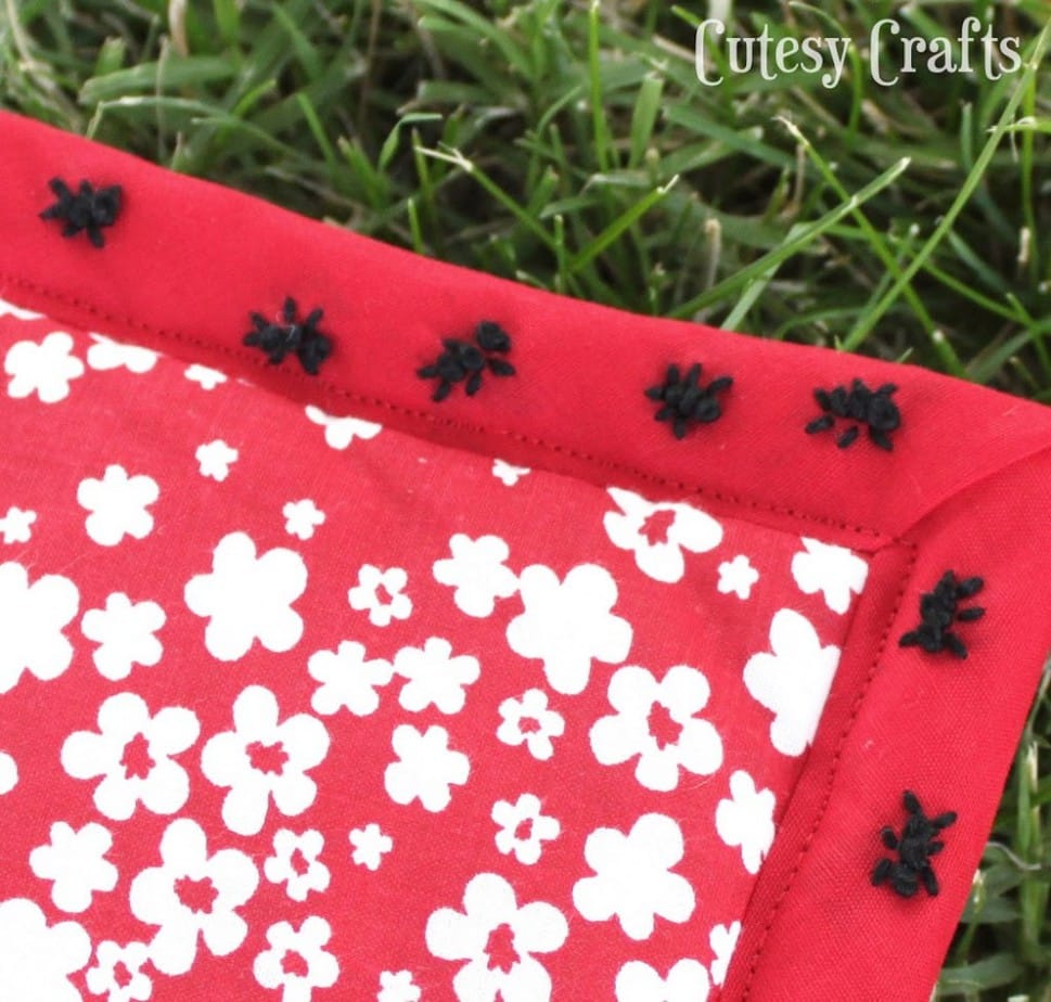 DIY Picnic Quilt - from old jeans and fabric scraps.