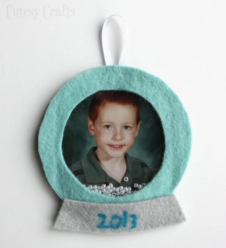 Button and Felt DIY Christmas Ornaments - Cutesy Crafts