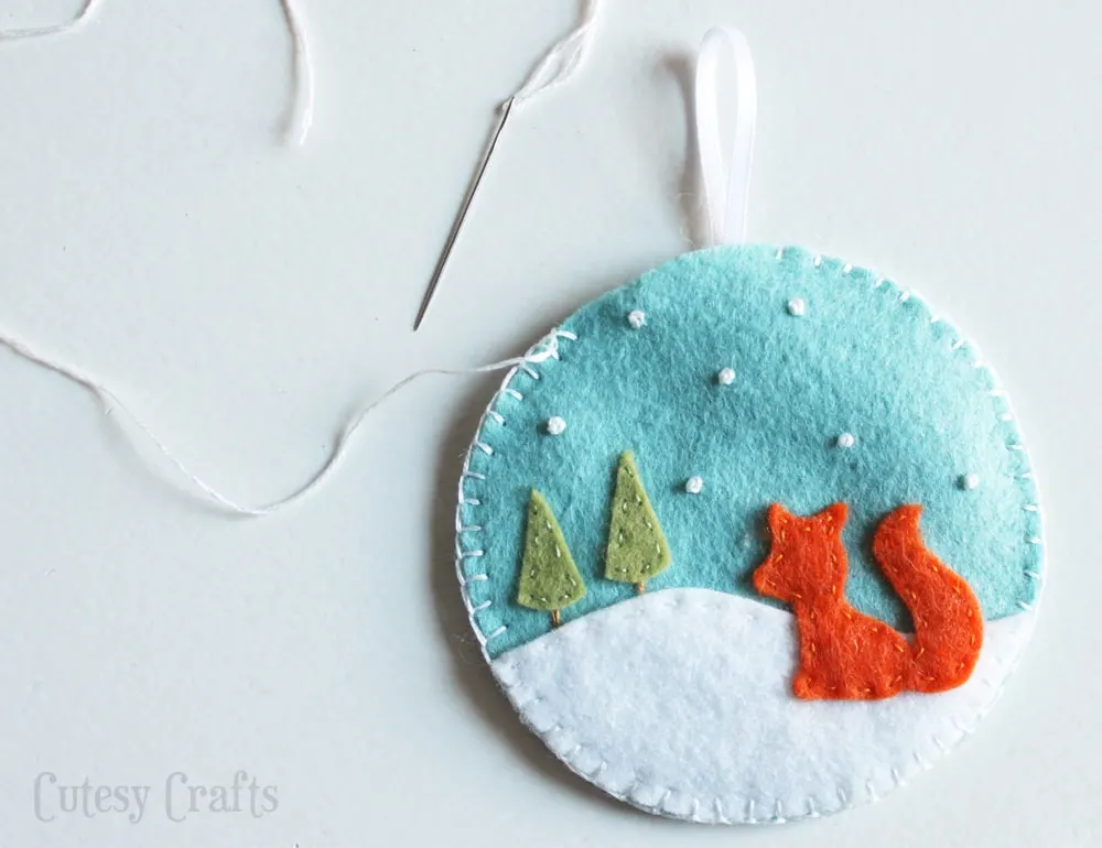 Deer and Fox Felt Christmas Ornaments with free patterns!