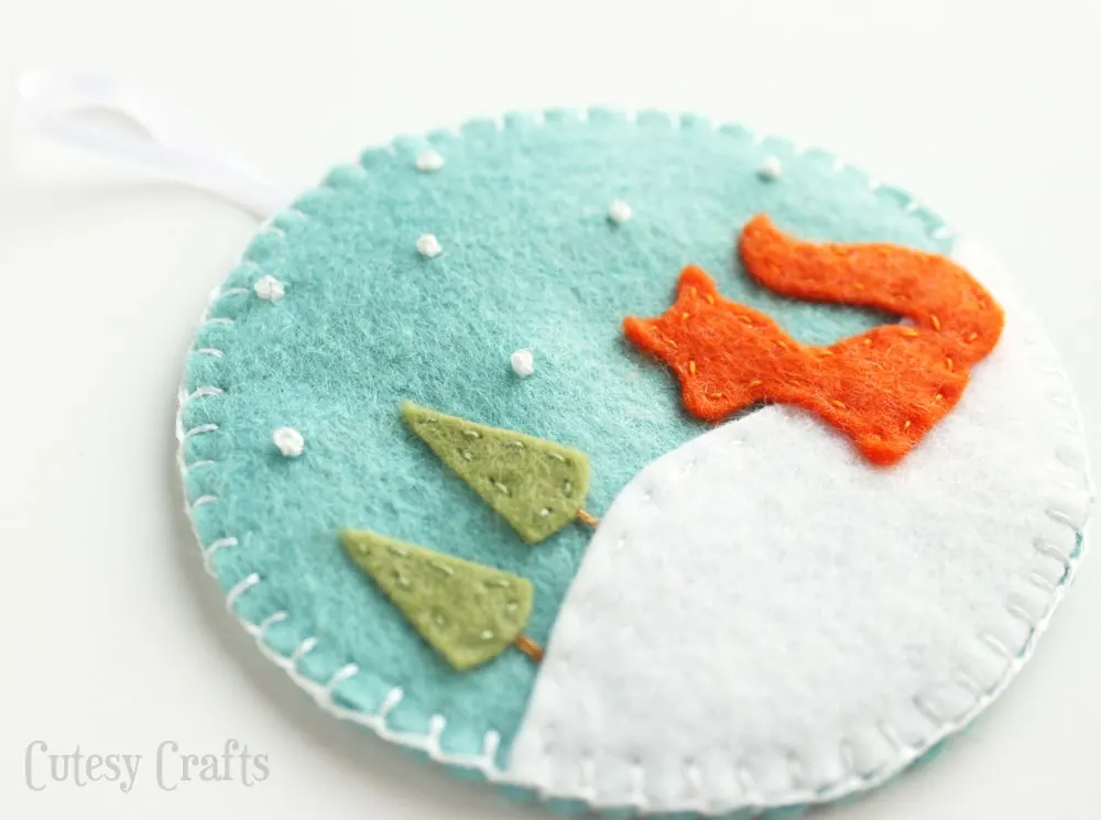 Deer and Fox Felt Christmas Ornaments with free patterns!