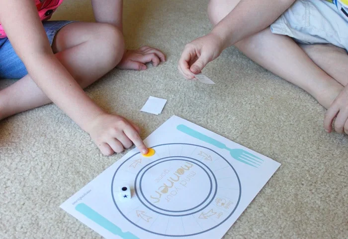 Game to teach table manners to kids. #DineInOrderAhead #PMedia #ad