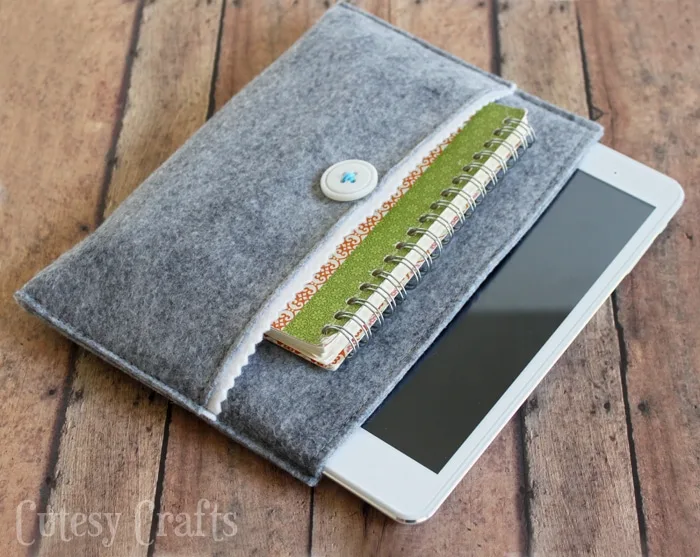 Stay organized with this awesome tablet that comes with T-Mobile FREE data! Plus make your own felt sleeve for it! #TabletTrio #shop #cbias