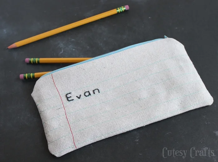 Notebook Paper Zipper Pouch Tutorial