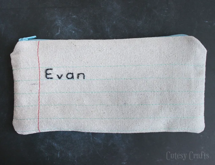 Notebook Paper Zipper Pouch Tutorial