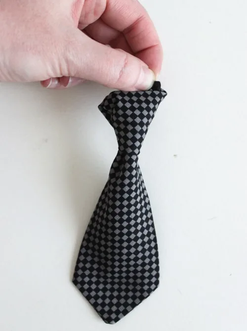 Necktie Onesie Tutorial with Baby Tie Pattern