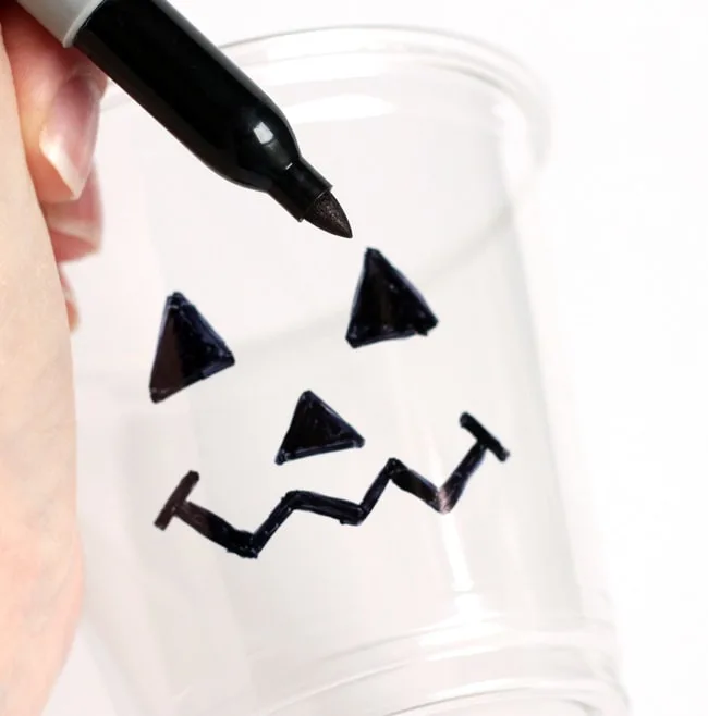 Color Your Own Halloween Jack-O’-Lantern BPA-Free Plastic Cups with Lids &  Straws - 12 Ct.