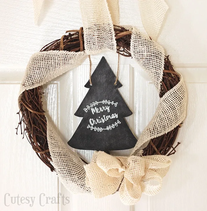 DIY Christmas Decoration - Chalkboard Wreath