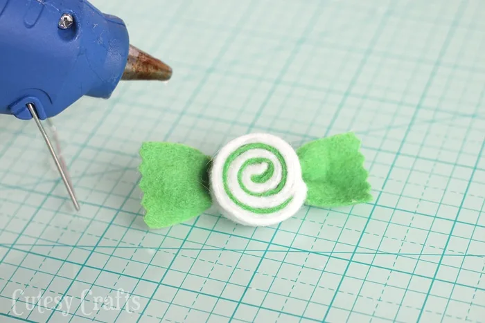 Felt Peppermint Swirl Hair Bow Tutorial