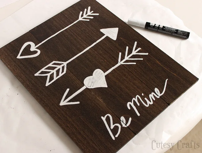 DIY Valentine's Day Arrow Art