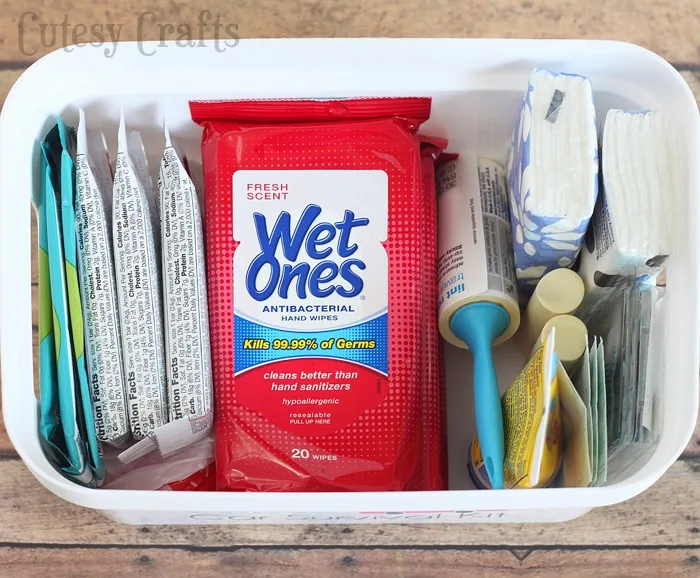 Mom's Car Survival Kit #GrabAWetOnes #ad