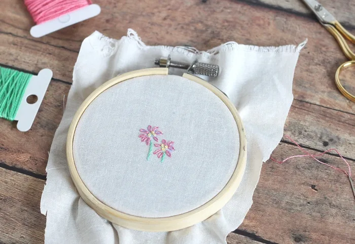 small flower embroidery pattern