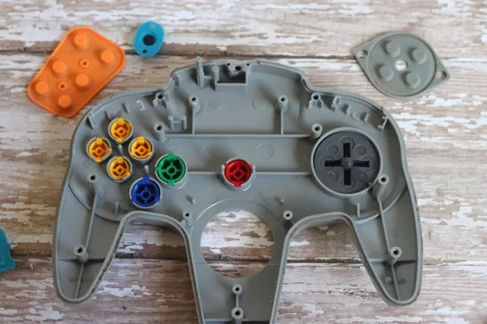 inside of nintendo 64 controller