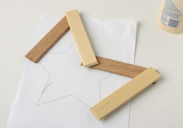 Wooden Star DIY Christmas Decoration - Cutesy Crafts