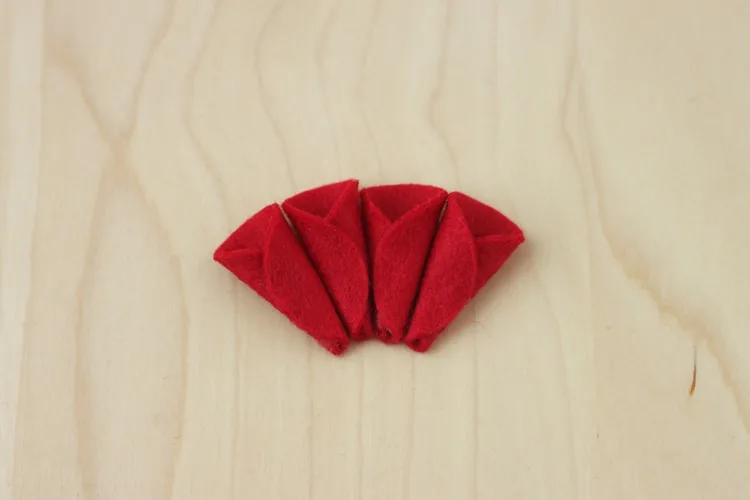 felt-poinsettia-ornament-03