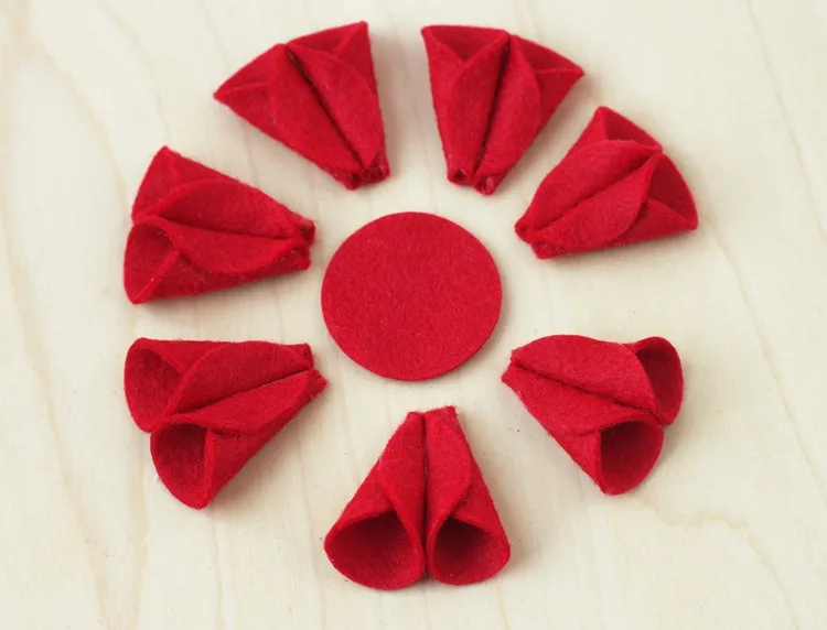 felt-poinsettia-ornament-06