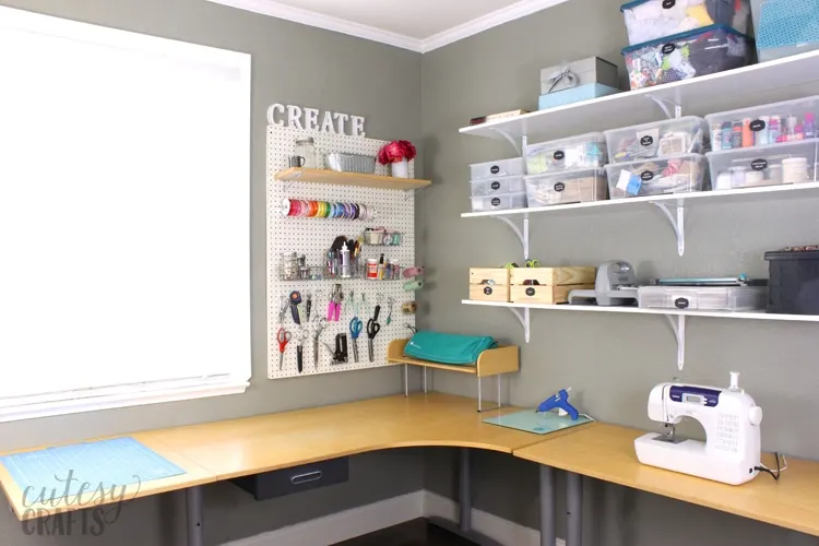 Inexpensive Craft Room Ideas - L Shaped Desk
