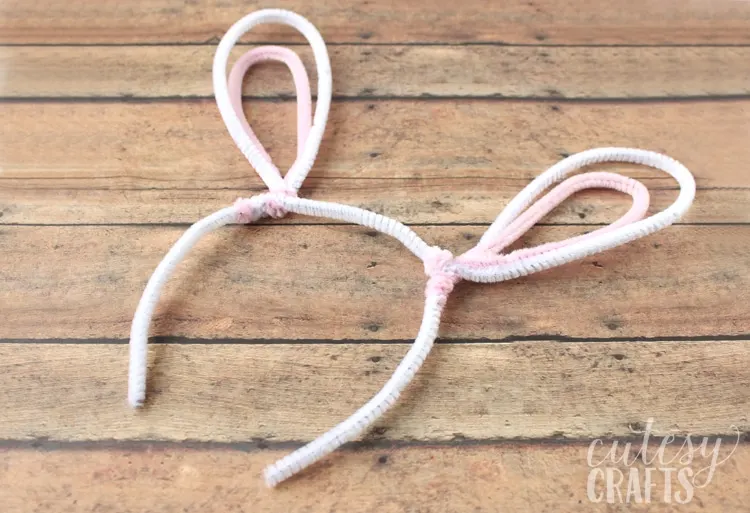 Kids Easter Craft - Pipe Cleaner Bunny Ears - Cutesy Crafts