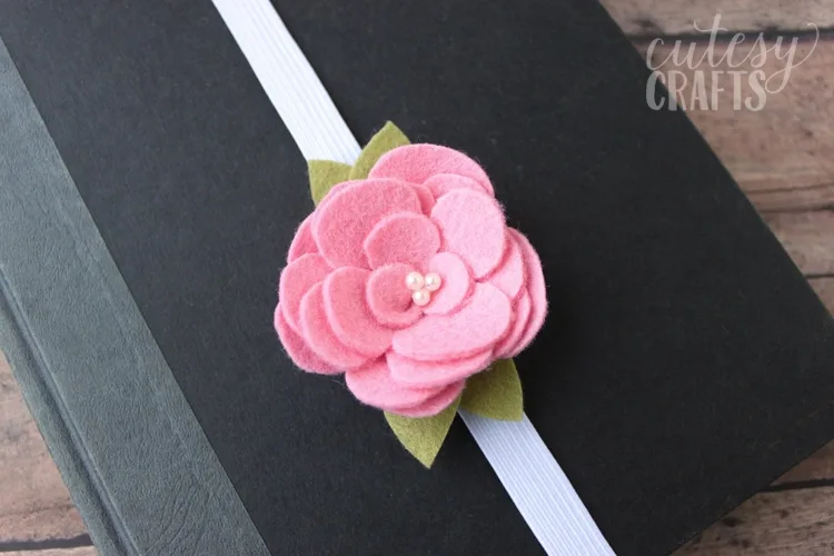 DIY Felt Flower Bookmarks