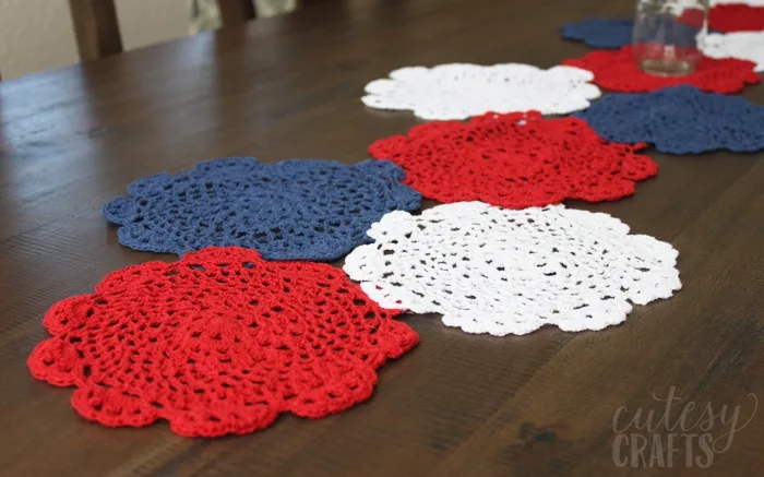 4th of July Craft - Doily Table Runner