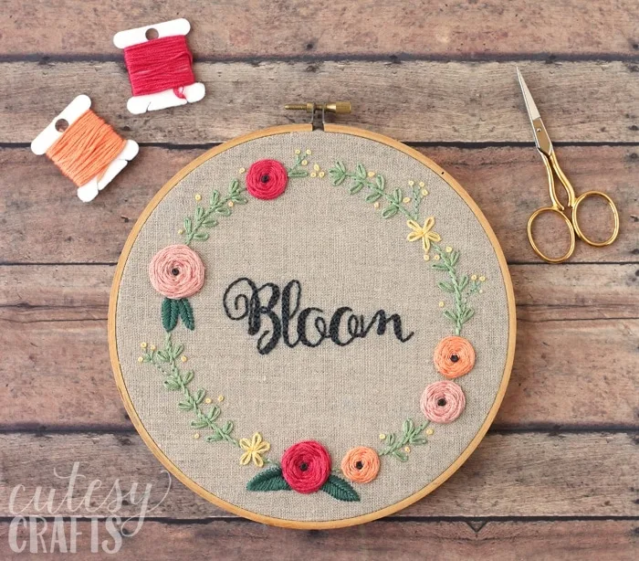 How to make a print and stitch embroidery hoop gift