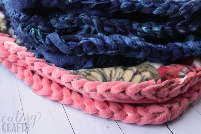 How To Make Fleece Blanket with Binding Online