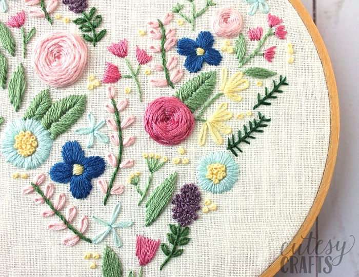 https://cutesycrafts.com/wp-content/uploads/2018/01/floral-heart-embroidery-pattern-08.jpg