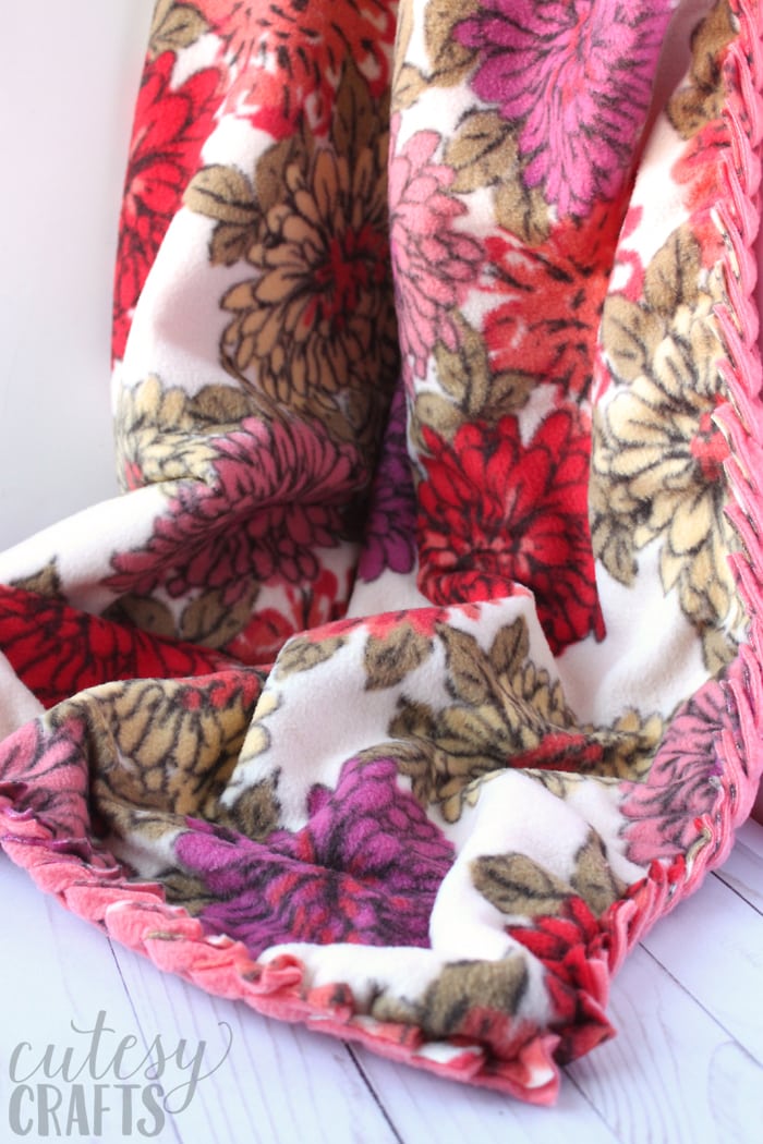 How To Make No Sew Fleece Blankets With A Braided Edge Cutesy Crafts