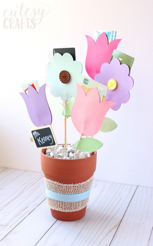 Gift Card Bouquet Tutorial - Cutesy Crafts