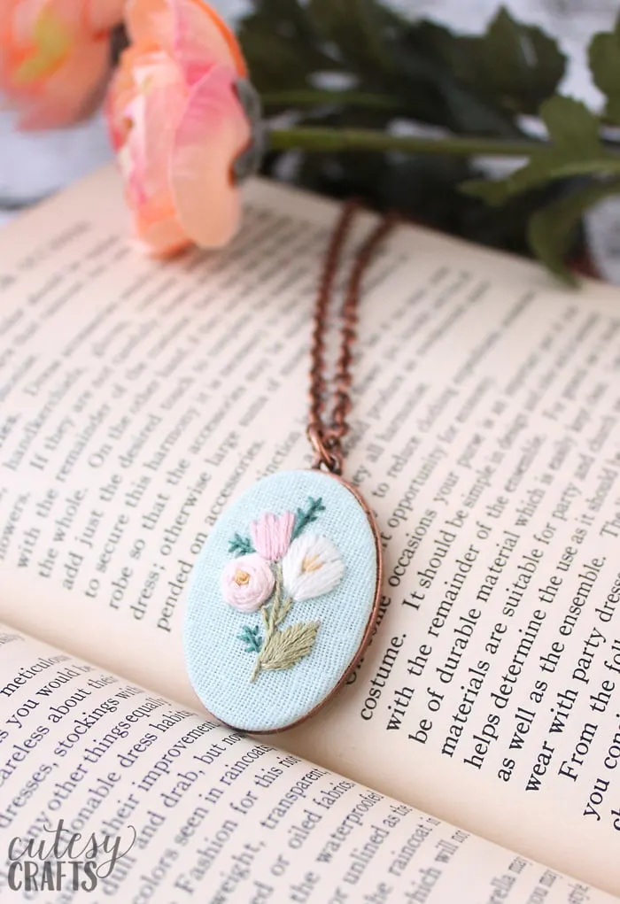 Embroidery Necklace with Flowers