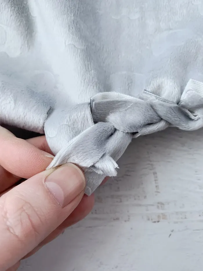 no-sew blanket without knots