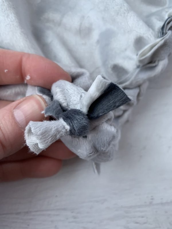 How to Make a NoSew Baby Blanket with Minky Fabric Cutesy Crafts