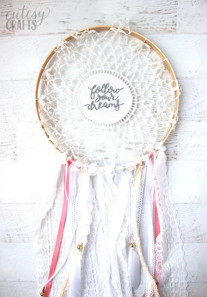 Embroidered Doily Dreamcatcher Tutorial