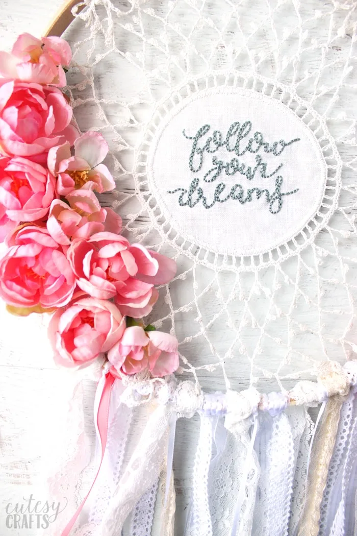 Embroidered Doily Dreamcatcher Tutorial