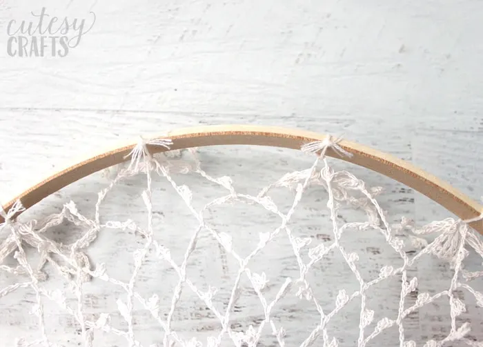 how to make a doily dreamcatcher