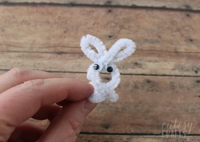 pipe cleaner Easter craft