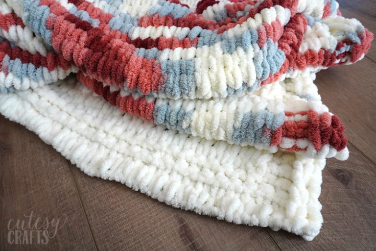 How to Make a Loop Yarn Blanket Cutesy Crafts