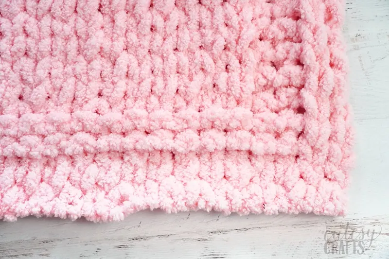 loop yarn blanket border