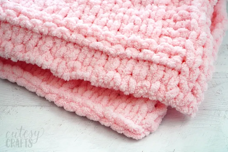 How to Make a Loop Yarn Baby Blanket - Cutesy Crafts