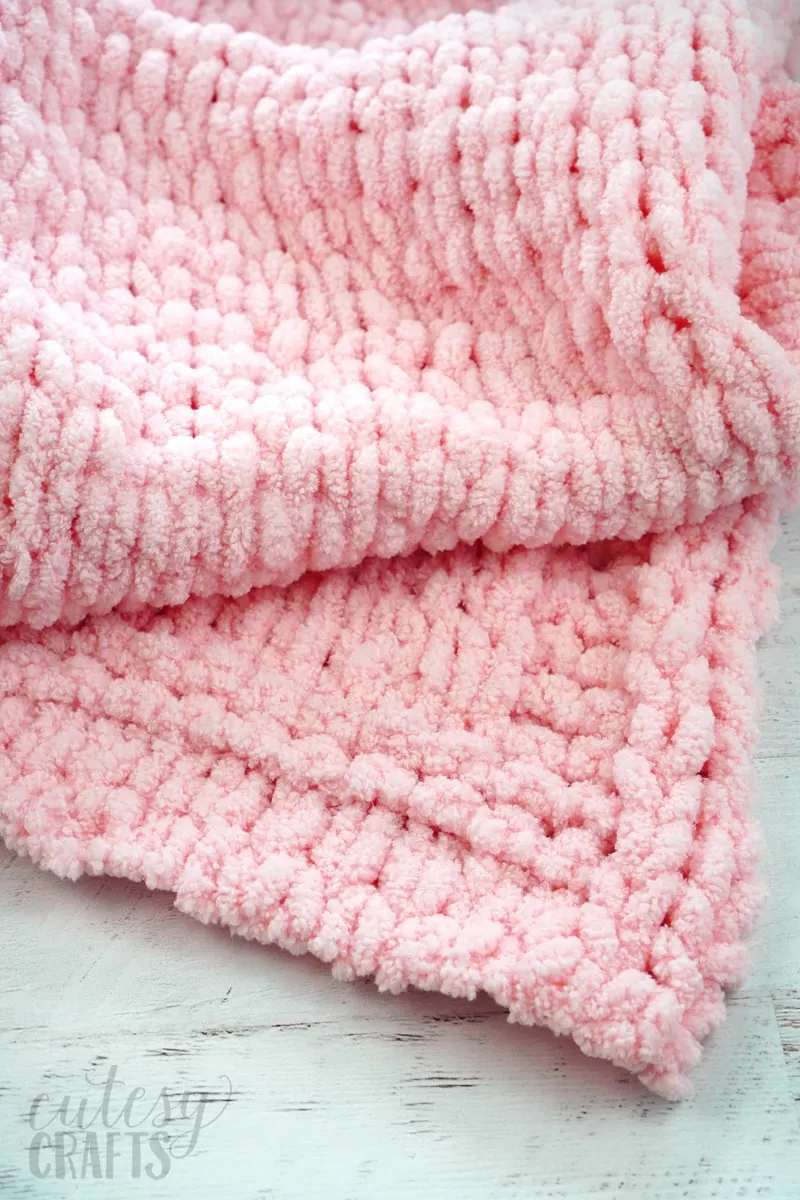 How to Make a Loop Yarn Baby Blanket Cutesy Crafts