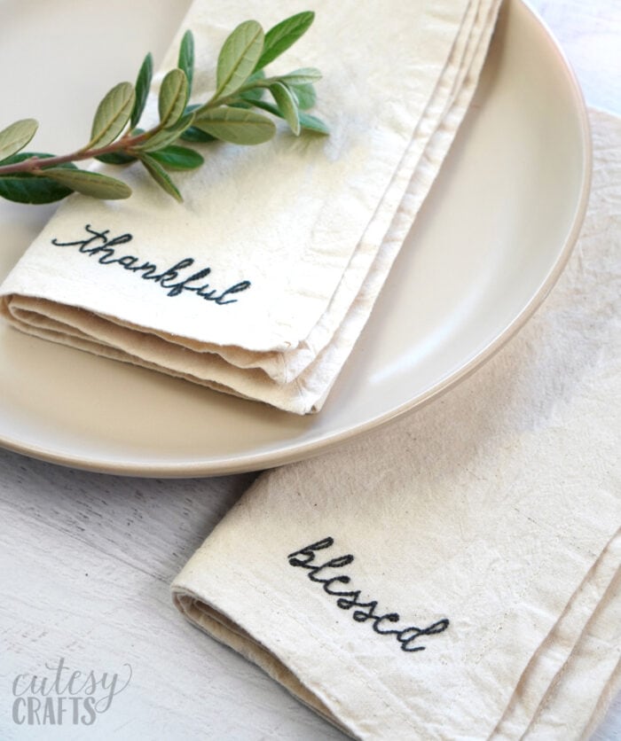 How to Embroider Words on Thanksgiving Napkins - Cutesy Crafts