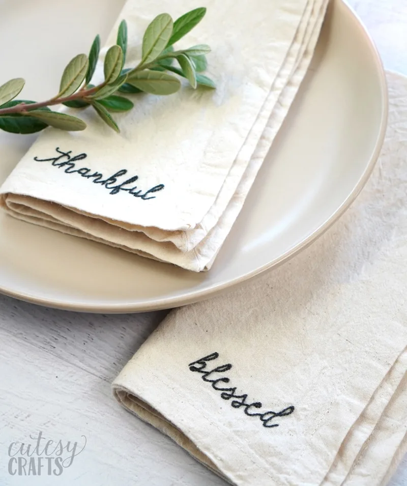 https://cutesycrafts.com/wp-content/uploads/2020/09/thanksgiving-embroidery-napkins-03.jpg.webp