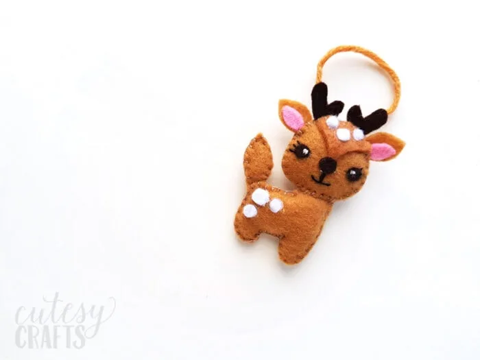 Felt Deer Christmas Ornament with Free Pattern