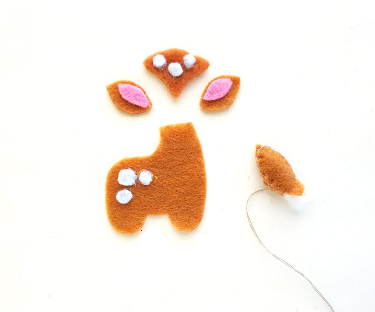 Felt Deer Christmas Ornament with Free Pattern - Cutesy Crafts