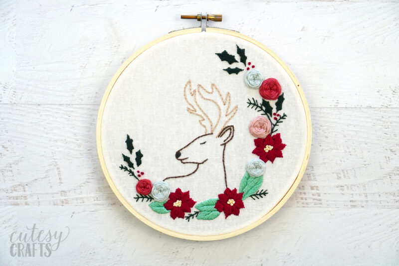 free Christmas hand embroidery pattern deer
