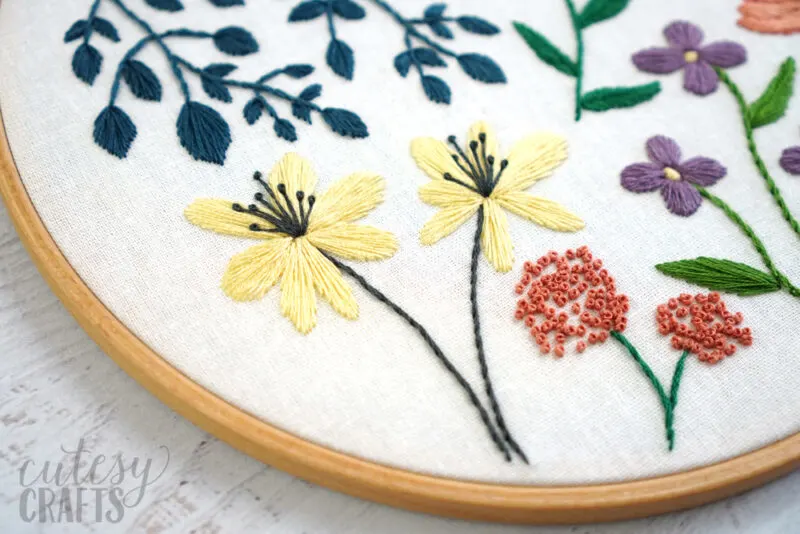 How to embroider flowers.