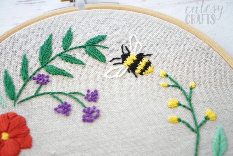 Free bee embroidery pattern.