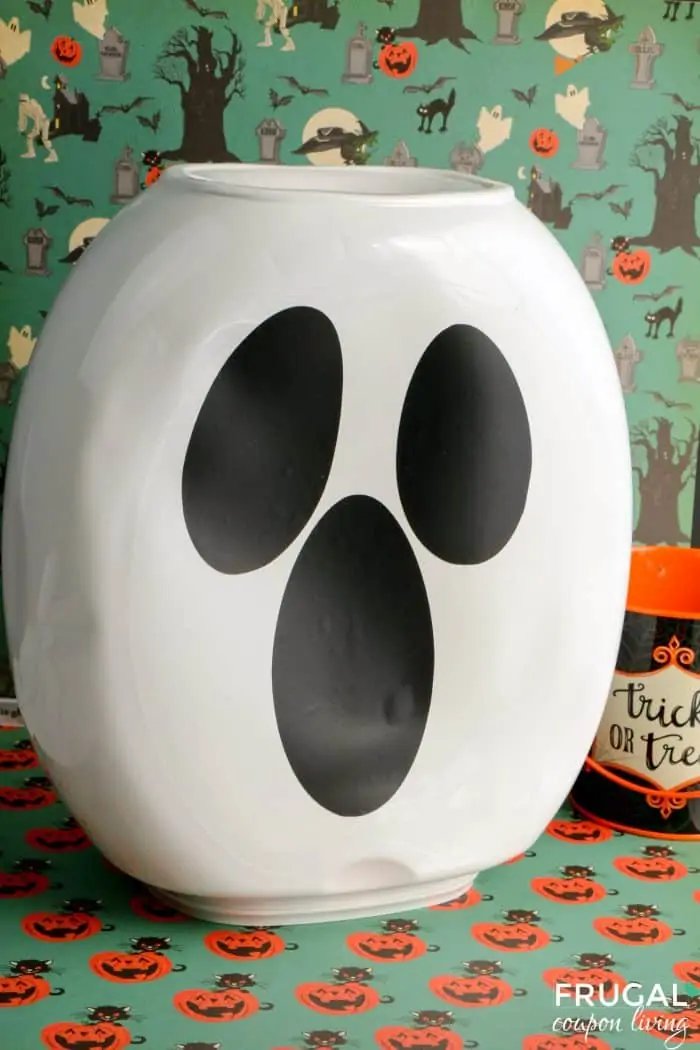 9 Simple DIY Googly Eyes Crafts For Halloween - Shelterness