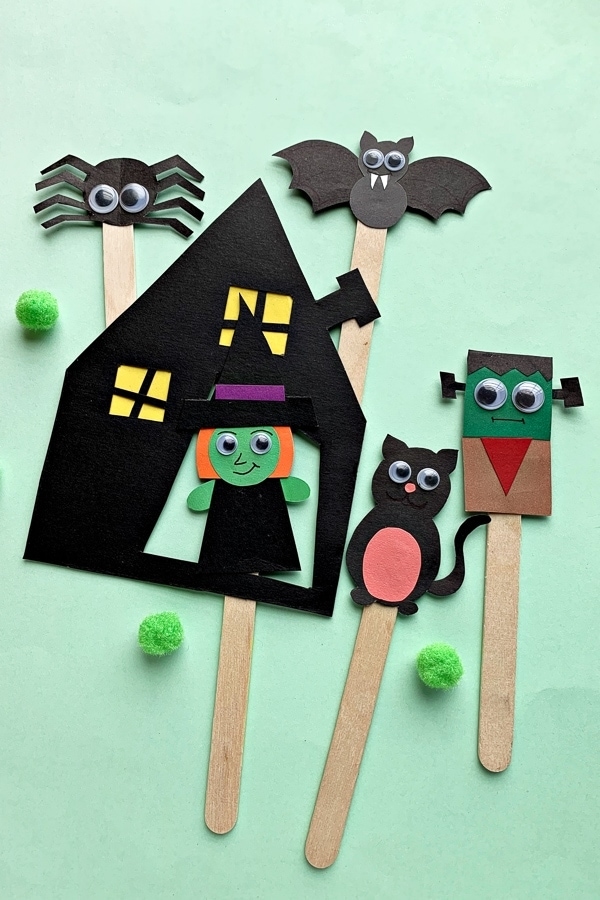 Halloween puppet craft for kids.